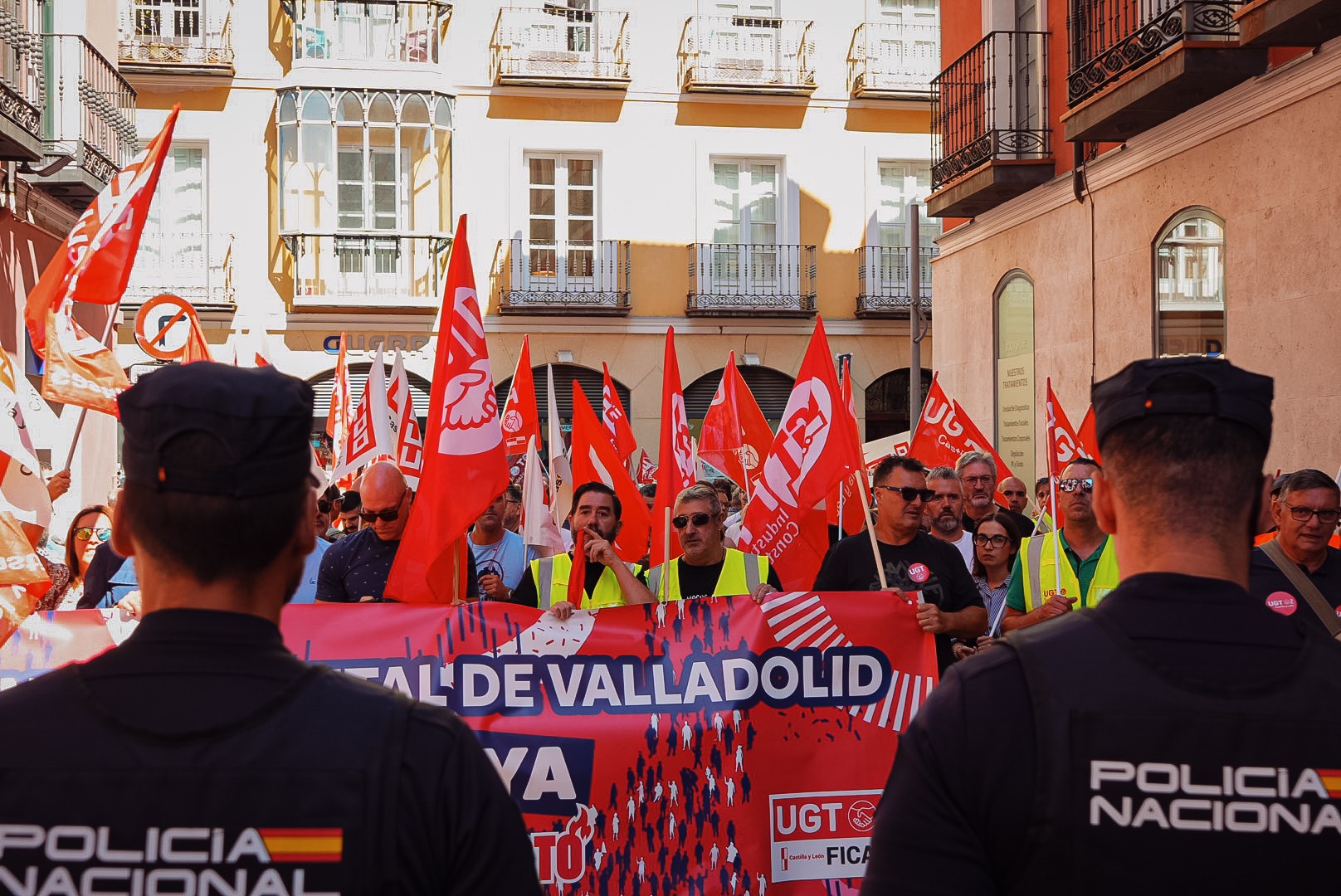 ¡O CONVENIO O CONFLICTO!